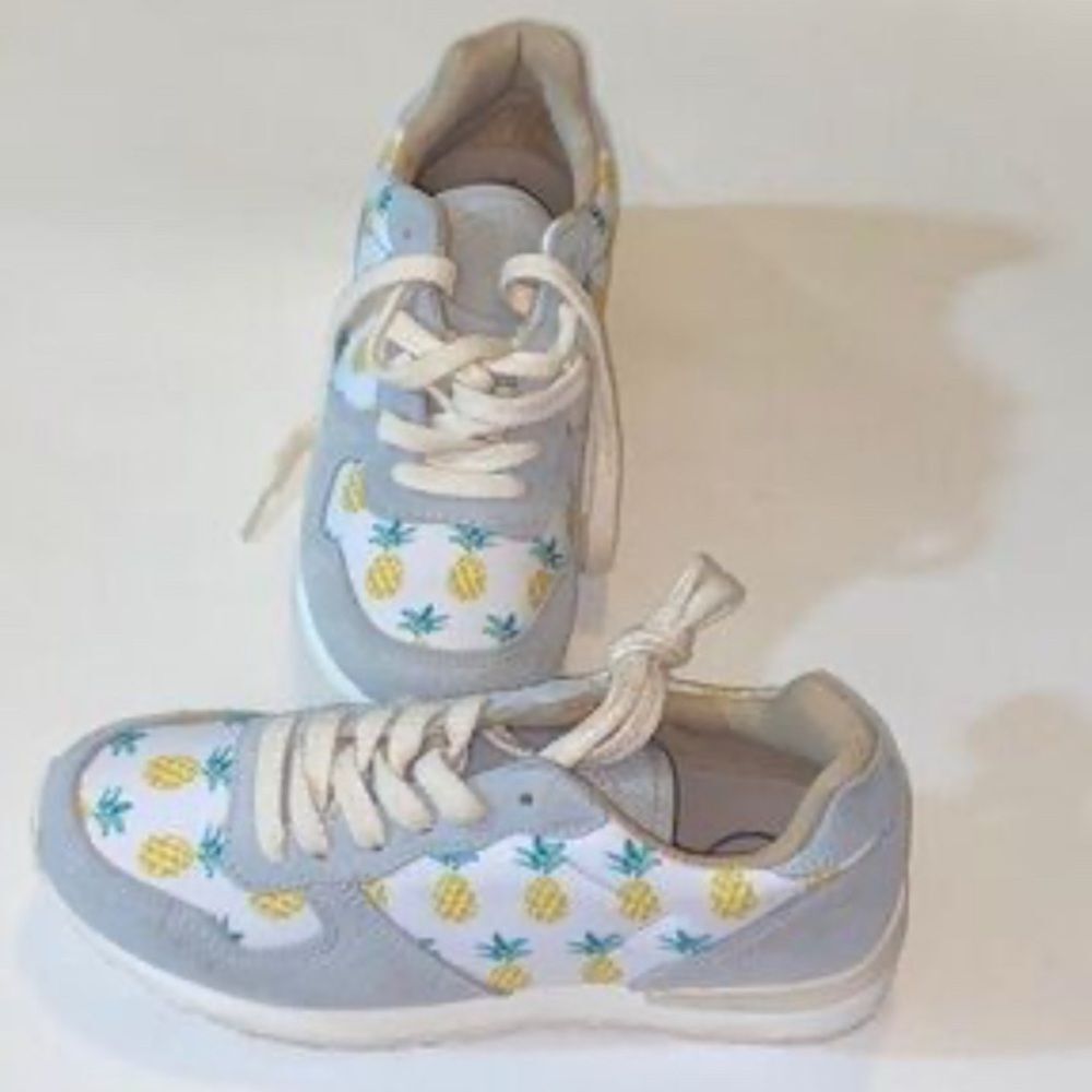 Inkkas Women’s Pineapple Sneakers - Light Gray and Yellow Size 5 USAW